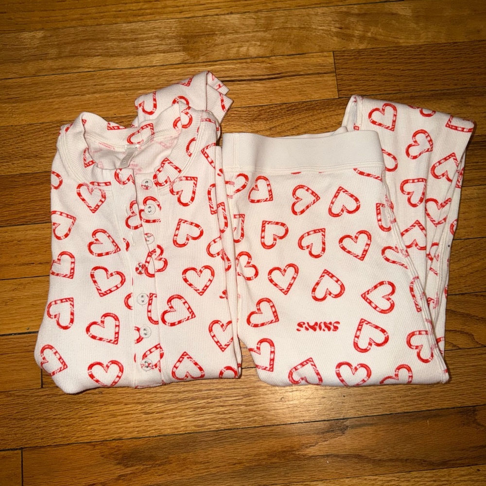 SKIMS Women's Red Heart Print Pajama Set